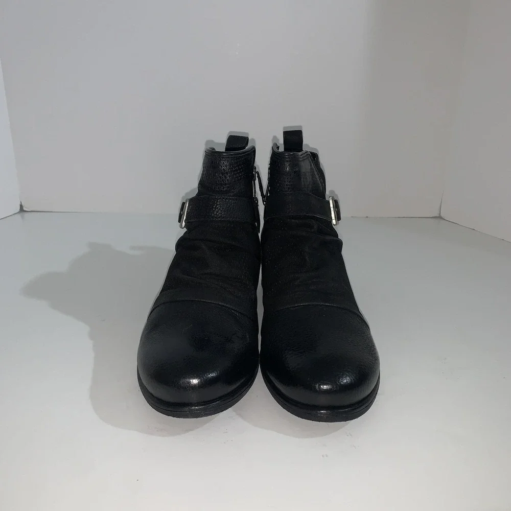 Miz Mooz Boots Womens Size 8.5 Black Leather Suzy Ankle Zip Buckle Booties EU 39
